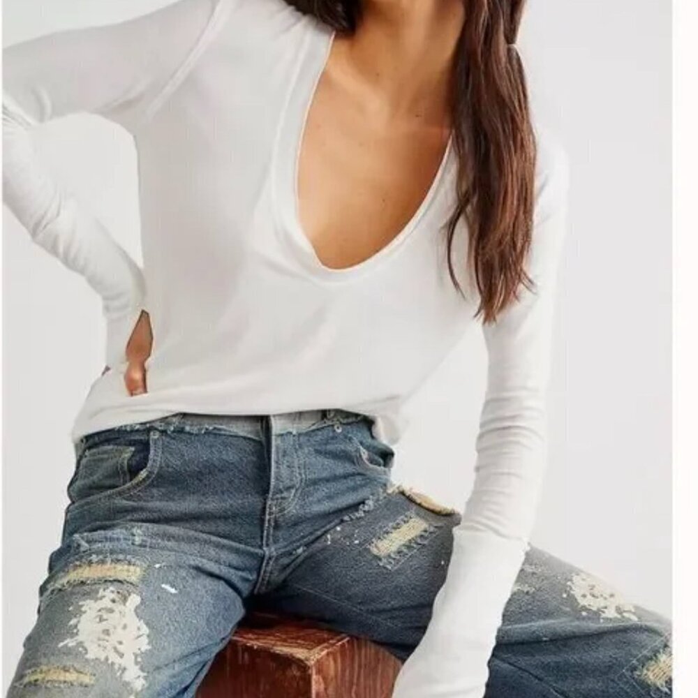 NWT We The Free Fresh & Clean Ivory Tunic Top Sz L Thumb Hole V-Neck Side Slit
